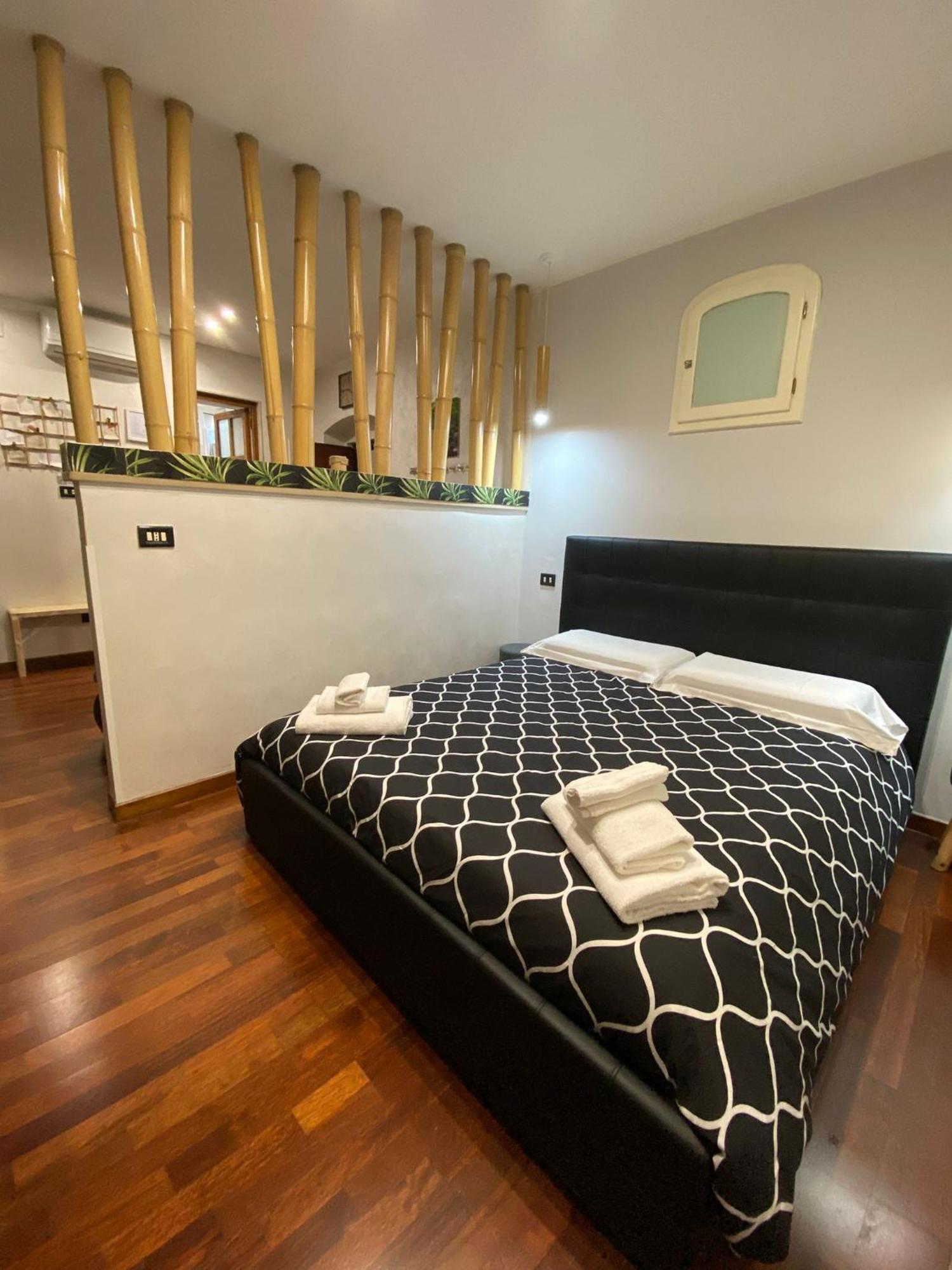 Newhouse Dei Mille Apartment บารี ภายนอก รูปภาพ